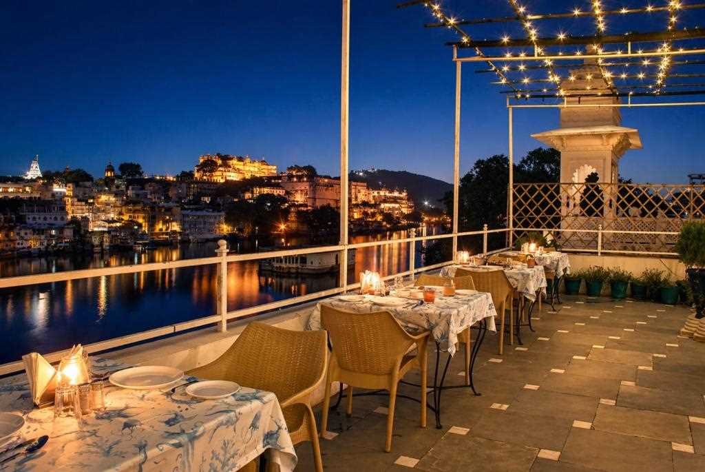 Hotel Sarovar on Pichola